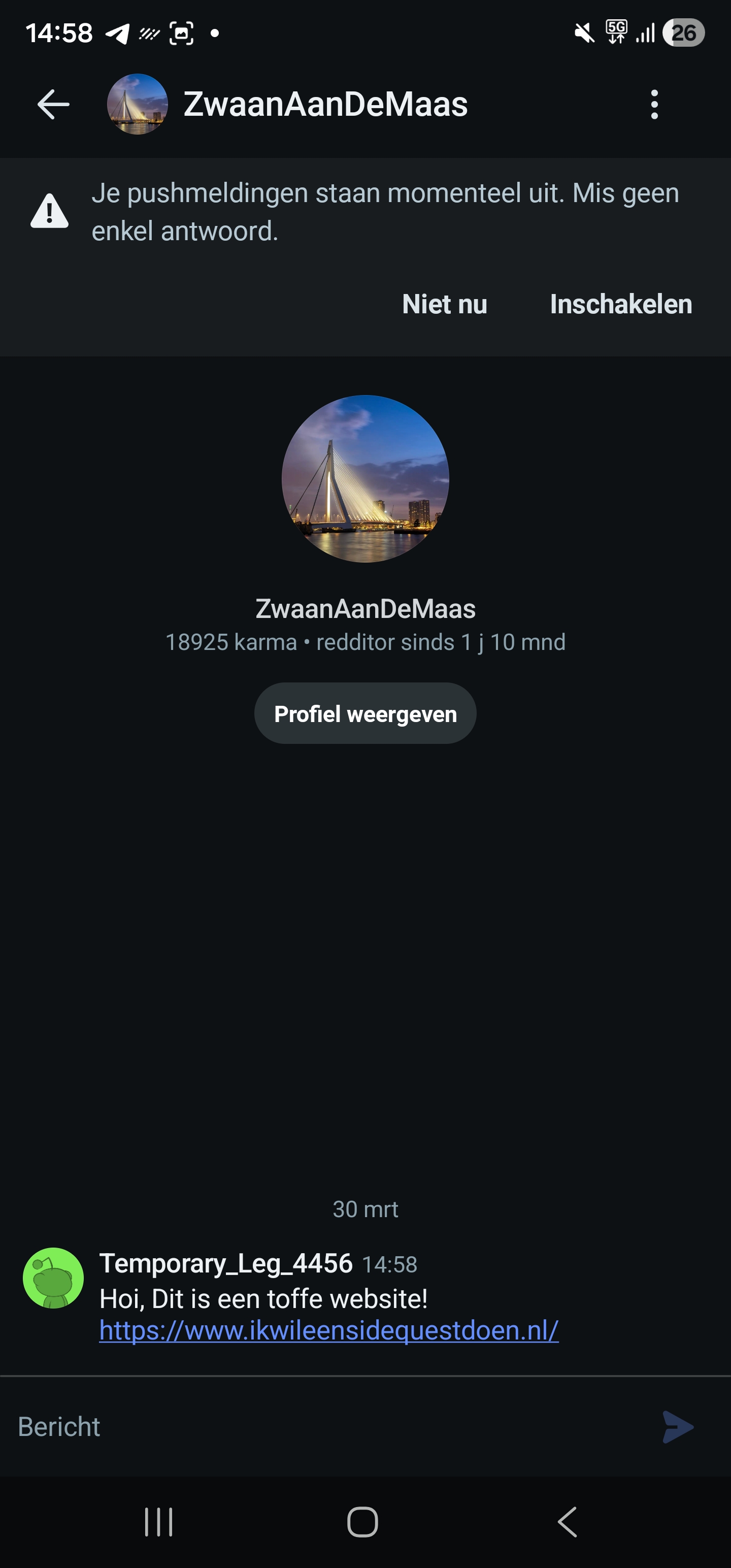 Dm een persoon die je niet kent en stuur diegene de link van deze website