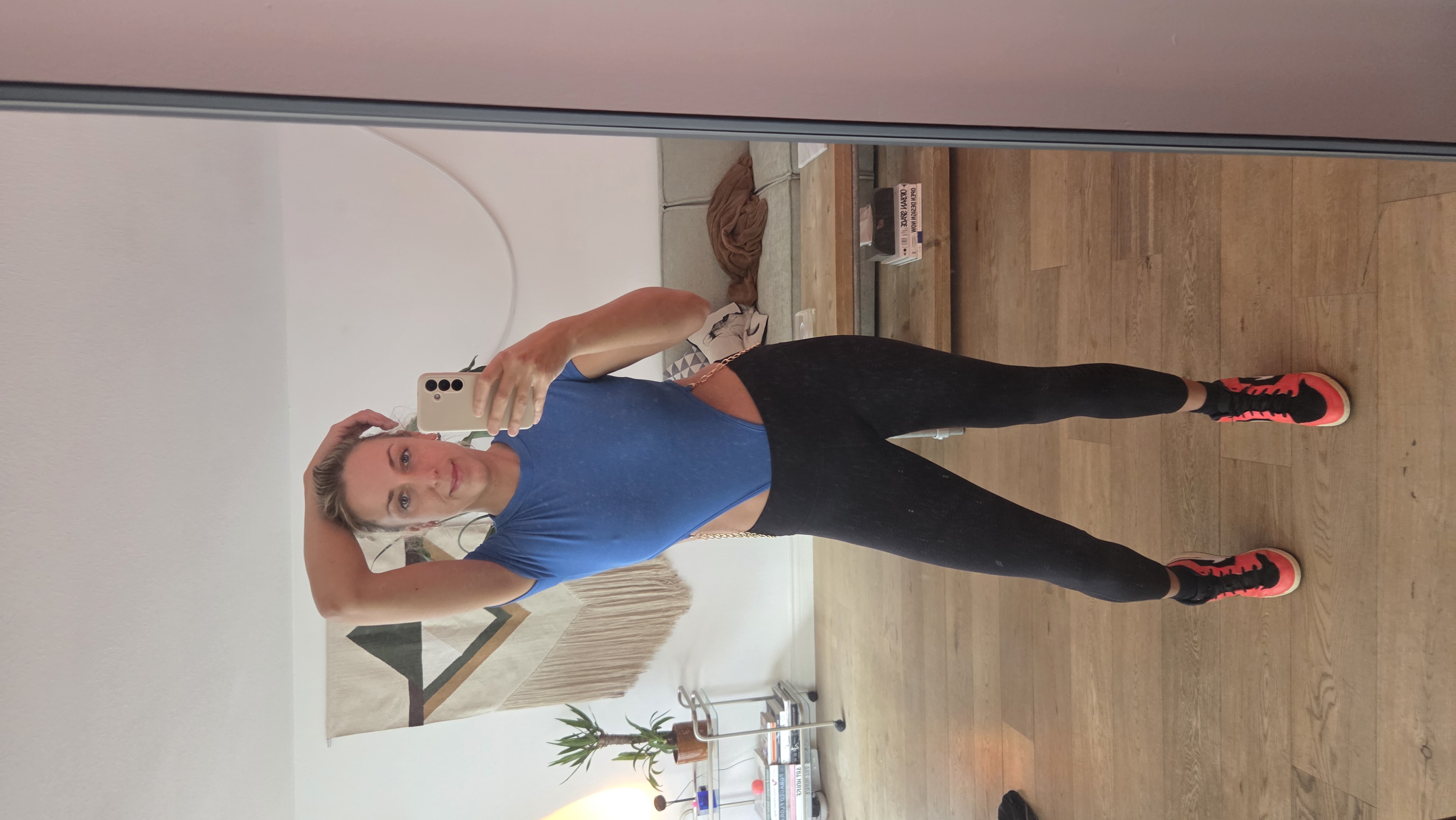 Doe een outfit aan wat totaal niet jouw stijl is